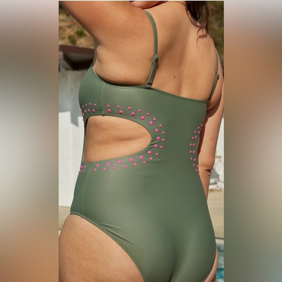 Aerie One-Piece Cut out Full Coverage Swimsuit - Picture 2 of 7